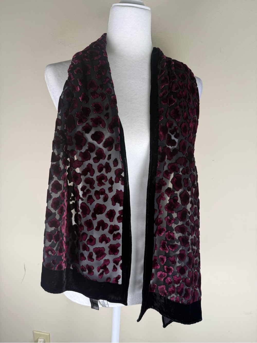Nordstrom Burgundy Leopard Velvet Burnout Scarf Made in Italy Silk‎ Blend 60X13